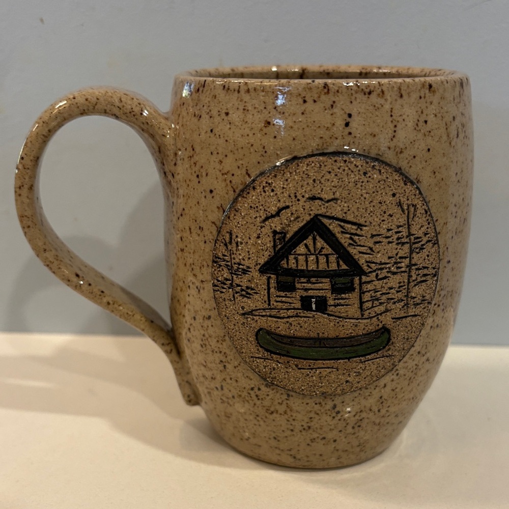 Speckled Tan Mug with Cabin Design